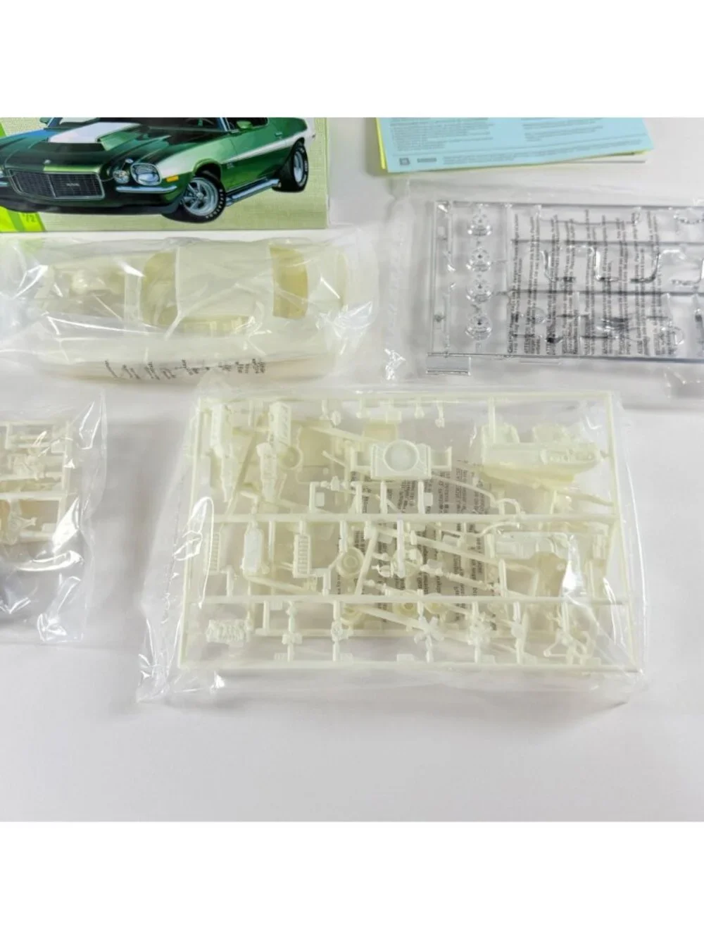AMT 1970 1/2 Baldwin Motion Camaro 1:25 Model Kit 31252
